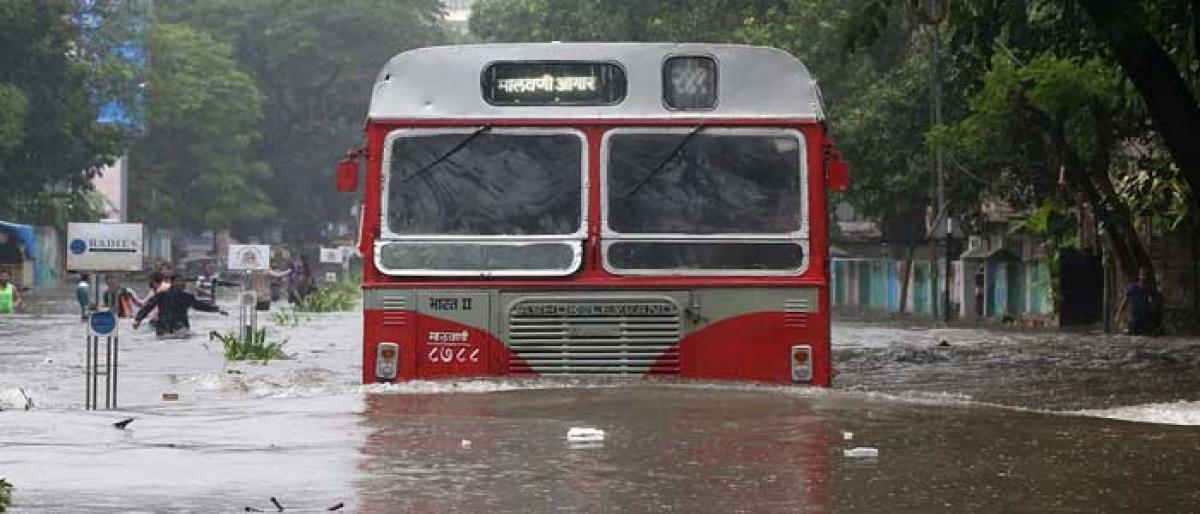 Mumbai deluge claims 10 lives