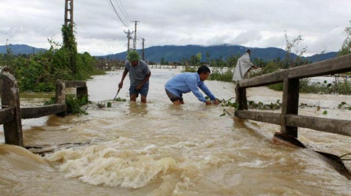 Floods, landslides kill 37 in Vietnam, scores missing