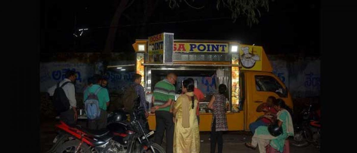 Food trucks a hit with Mettuguda residents