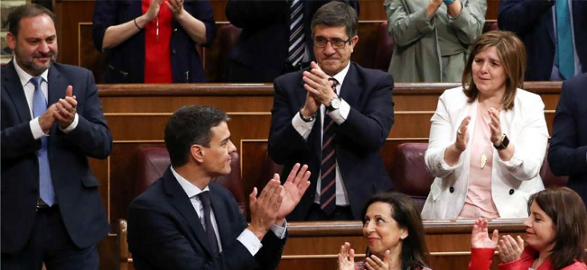 Spain: Mariano Rajoy loses trust vote, Pedro Sanchez takes over as new PM