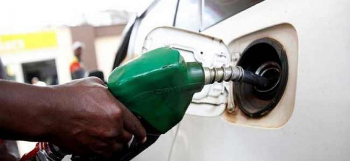 Fuel prices slashed for fifth day, petrol now cost Rs 81.34 in Delhi