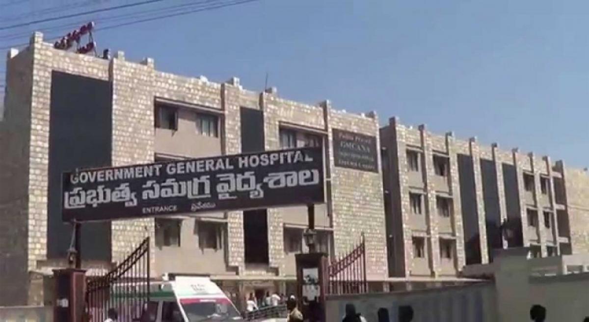 Youth attacks patient at Guntur General Hospital in a fit of rage
