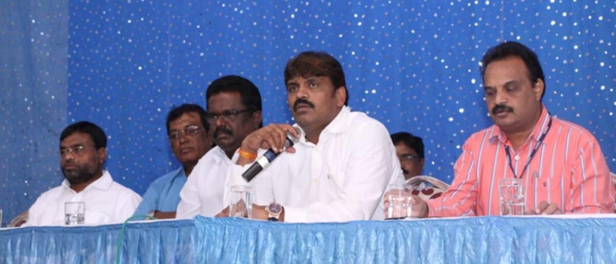 Hyderabad Mayor seeks official coordination for Kanti Velugu