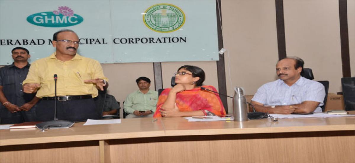 GHMC Commissioner reviews status of ‘Basti Dawakhanas’