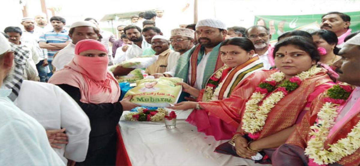 Ramzan gift packets given away at Zamia Masjid