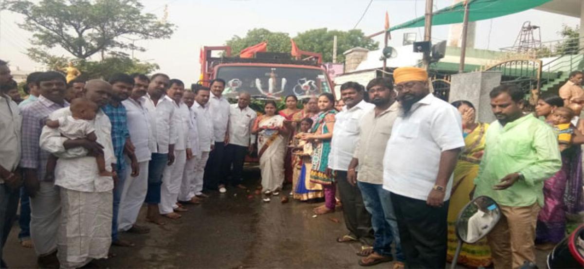Maganti participates in Lord Venkateswara procession
