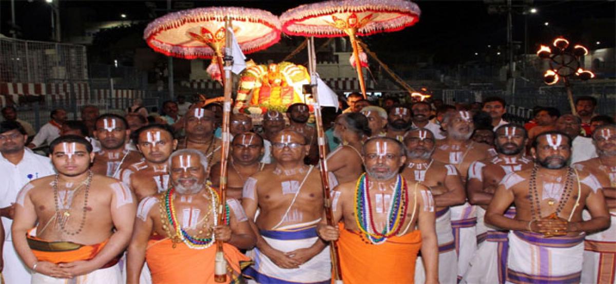 Bhashyakarula Sattumora celebrated in grand manner
