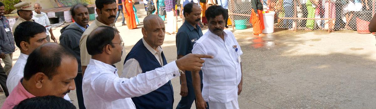 ESL Narasimhan inspects arrangements for smooth conduct of festival