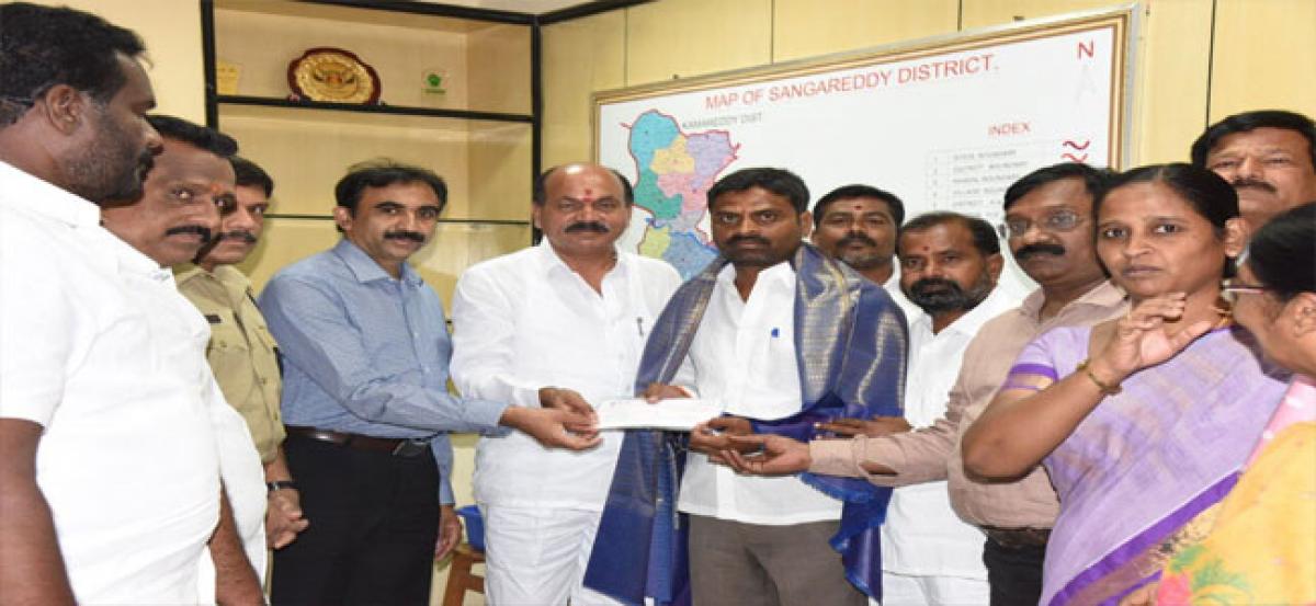 Best Gram Panchayats in Sangareddy get incentives