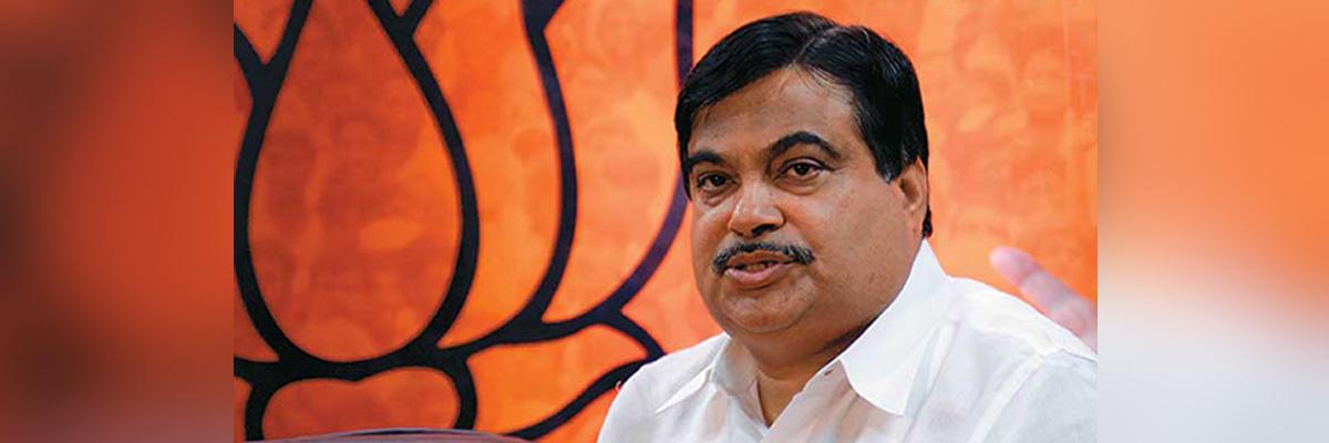 Gadkari collapses at function, says hes now fine