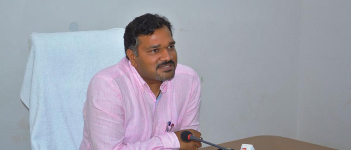 Gadwal Collector stresses need to exploit resources for development of district