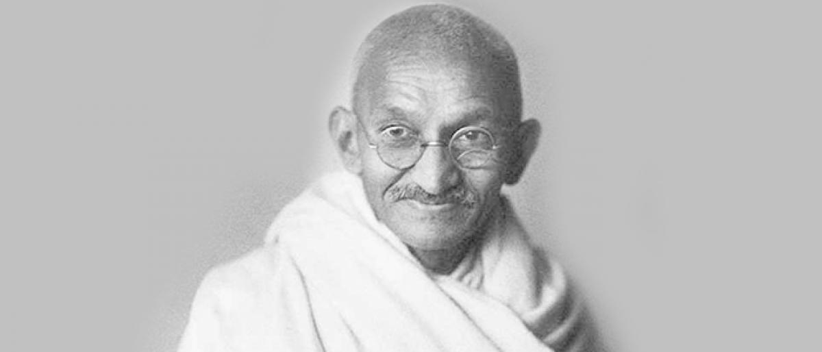 Mushaira celebrates teachings of Gandhi
