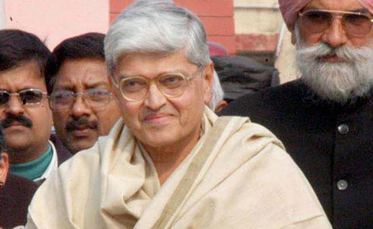 AAP To Support Gopalkrishna Gandhi In Contest To Elect Vice President