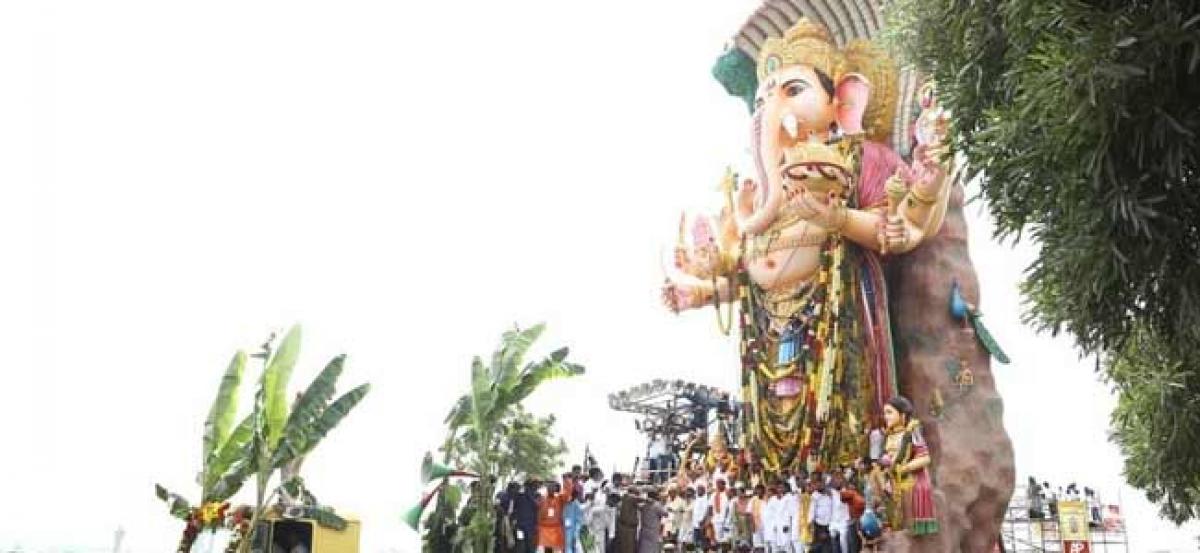 Special trolley readied for Khairatabad Ganesh idol immersion