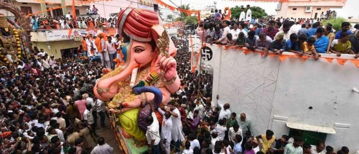 Hyderabad bids jumbo adieu to Ganesha