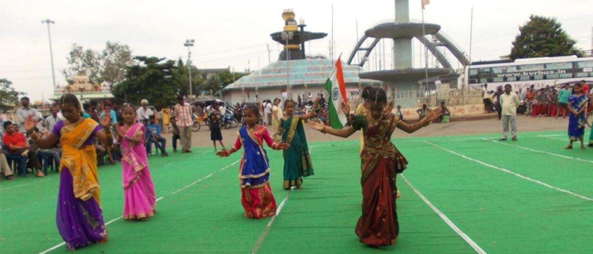 Patriotic fervour marks Happy Sunday programme in Rajahmundry