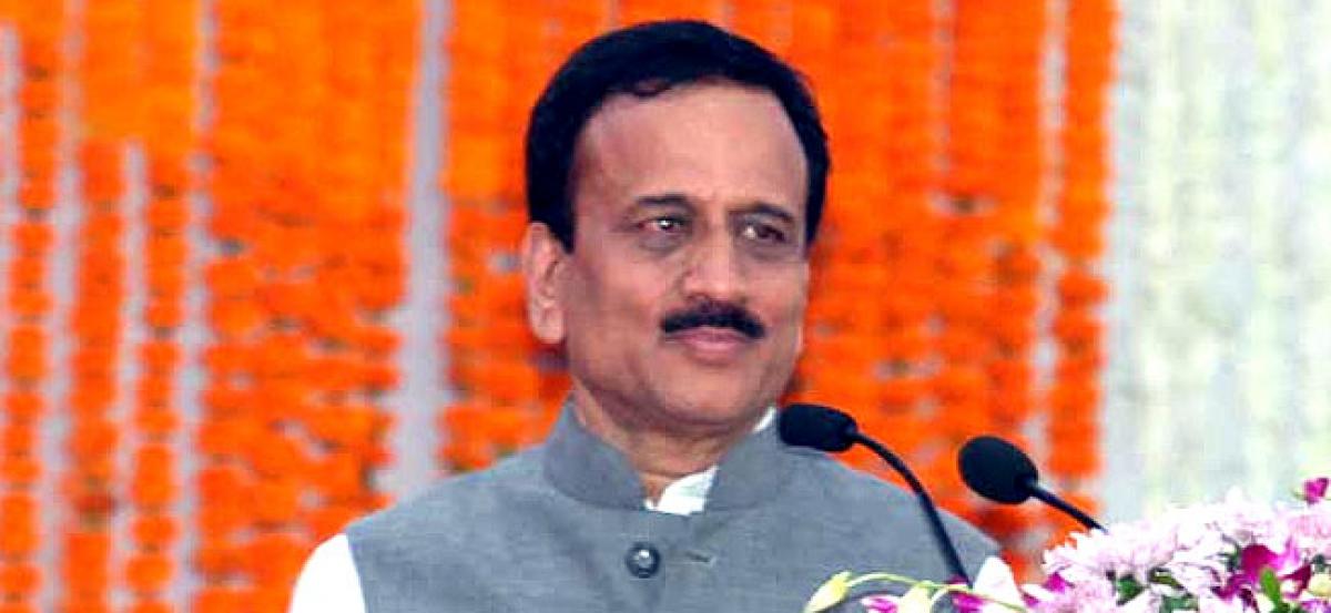 Maharashtra minister apologises for sexist remark
