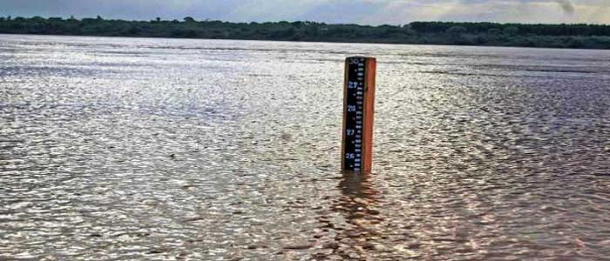 Water level in Godavari touches 27 ft