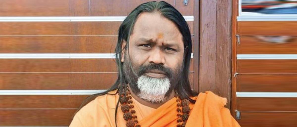 Police quiz Daati Maharaj in rape case in Delhi