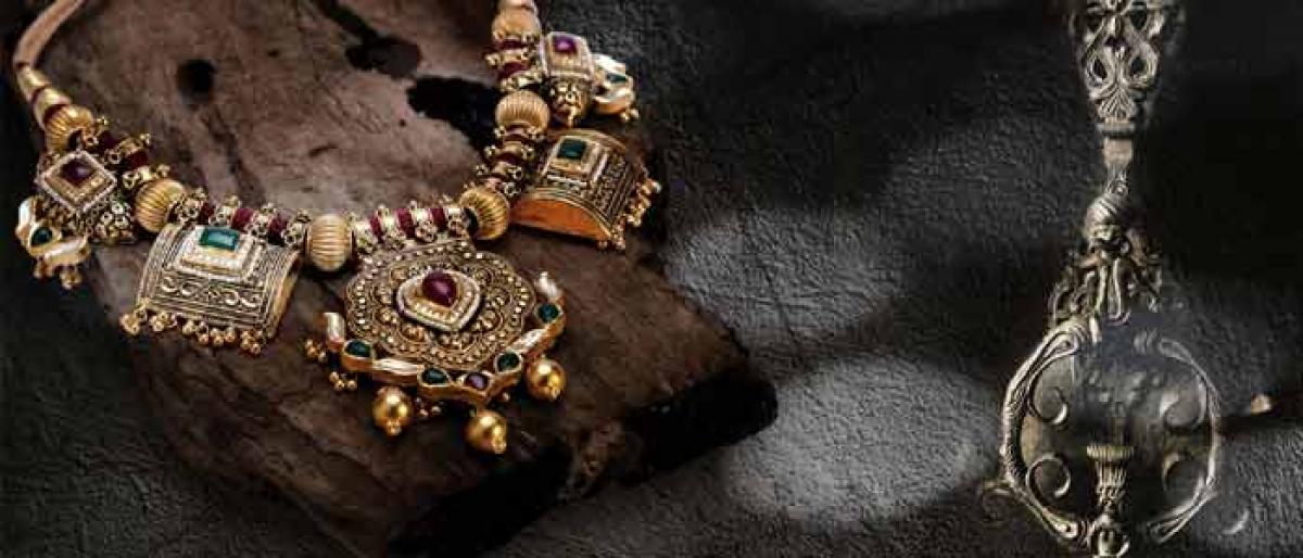 Delhi jeweller ‘robs’ Oriental of 390 cr