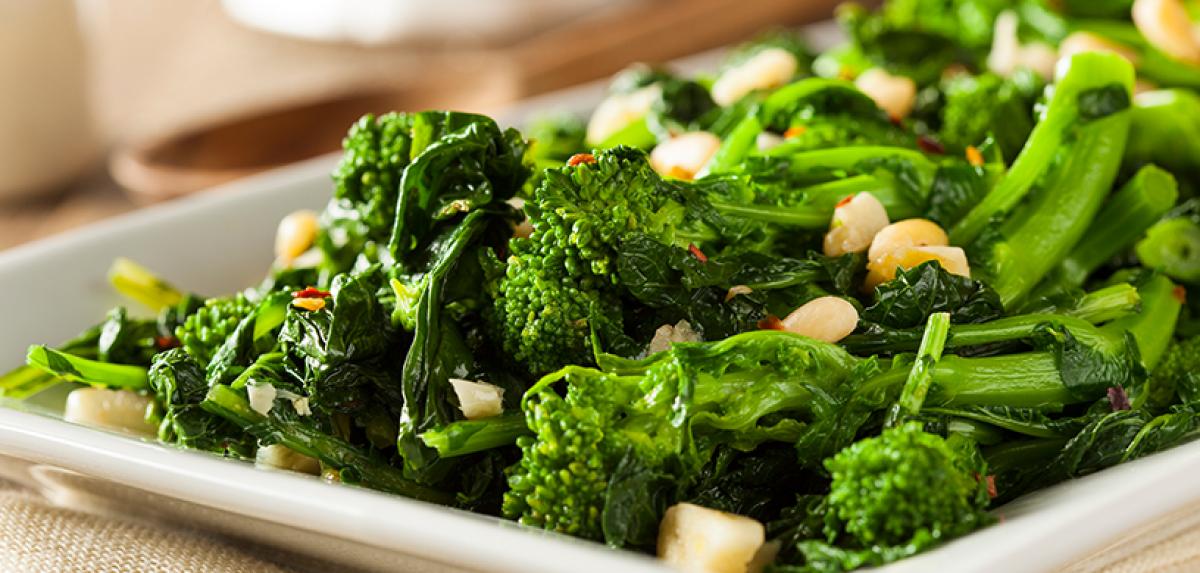 Eat greens to promote a healthy heart