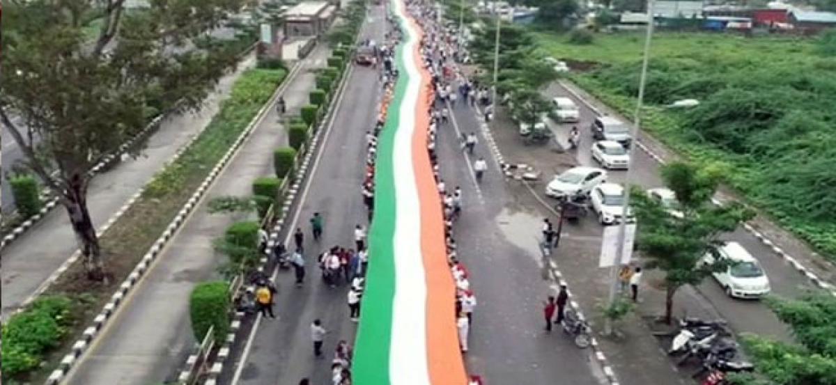 Gujarat: 1100 feet-long flag unfurled in Surat