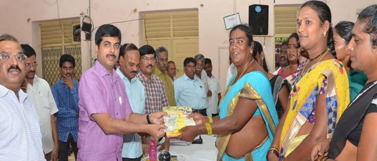 Collector distributes pensions to hijras