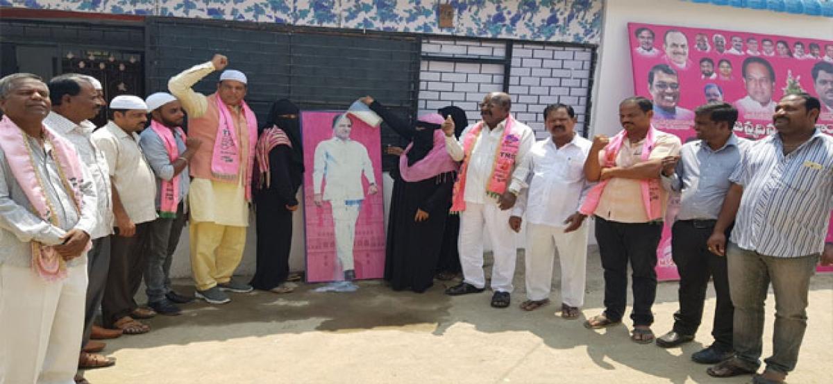 Minority sections happy with KCR’s gesture