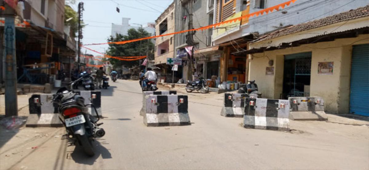 Traffic police use alternative to avoid traffic jams