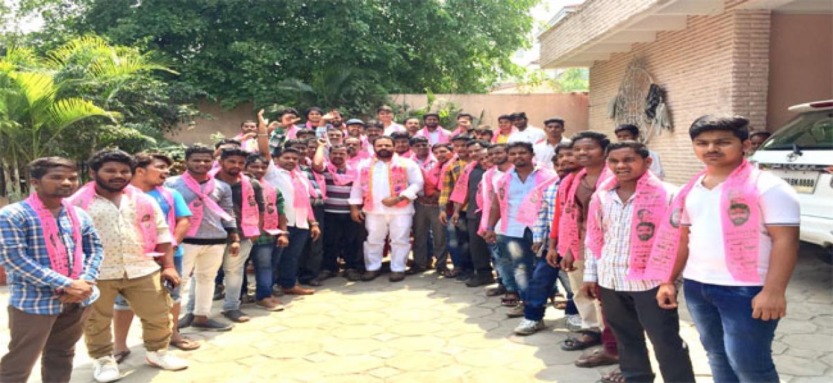 60 members join TRS party