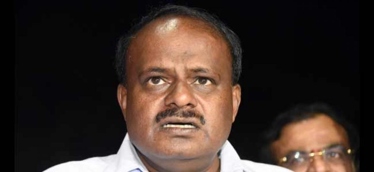 Farmers withdraw from their dharna owing to assurance from HD Kumaraswamy