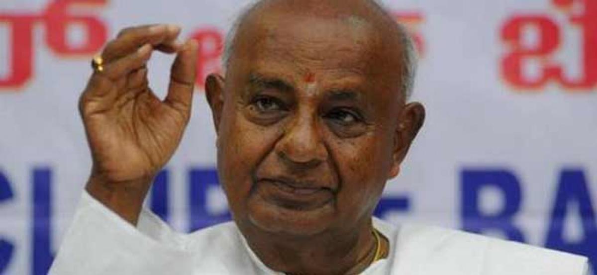 Siddharamaiah will keep government intact: Deve Gowda