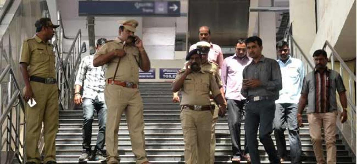 Bomb hoax at Ameerpet metro station