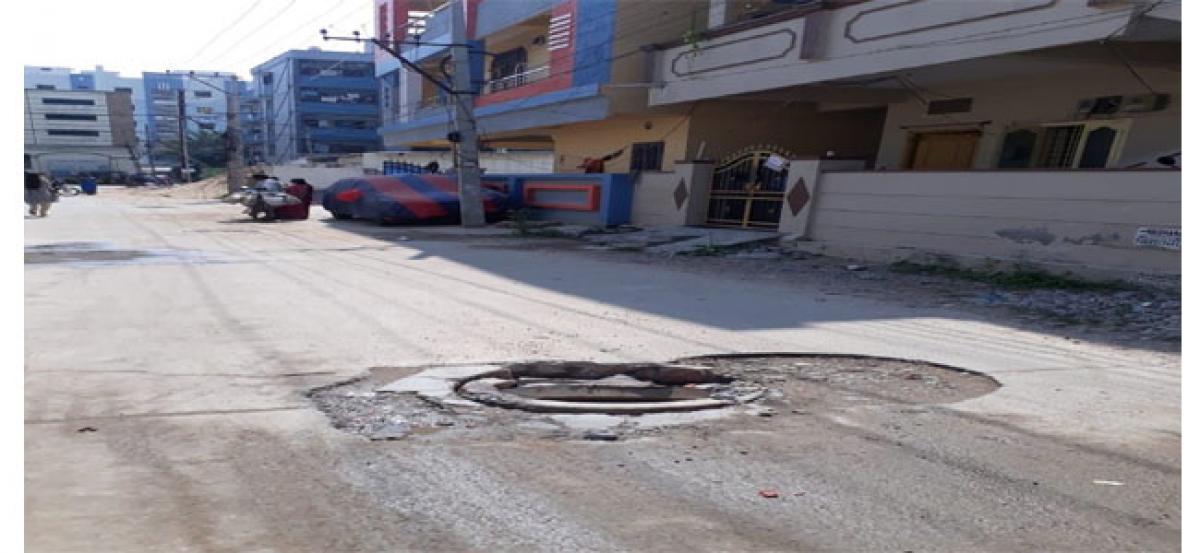 Complaints over 122 manholes pour in Hyderabad