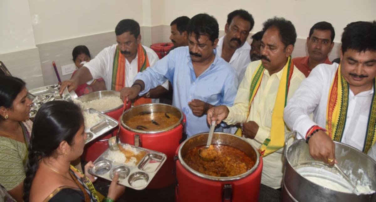 Anna Canteens to come up at all mandal headquarters
