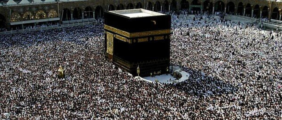 Pilgrims descend on Mecca for smart haj