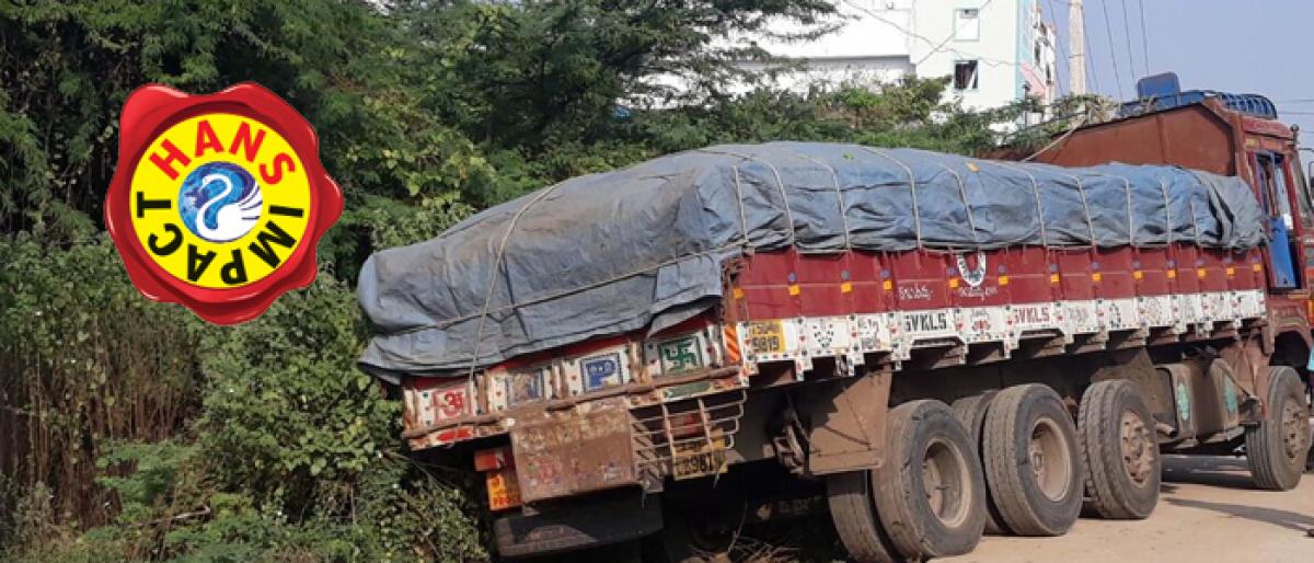 Two lorries transporting sand illegally caught