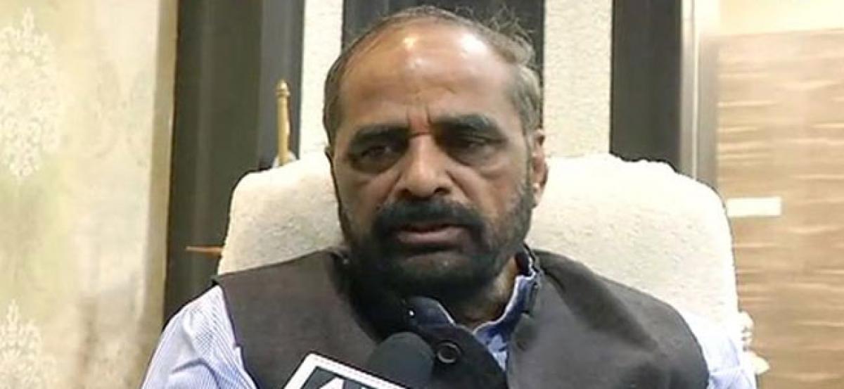 Hansraj Ahir blames WB, Bihar governments for violence