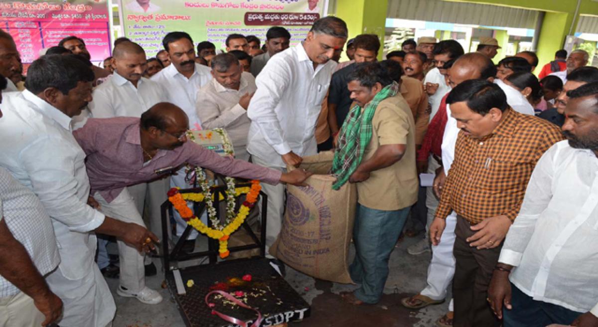 Minister distributes motor pumps to farmers