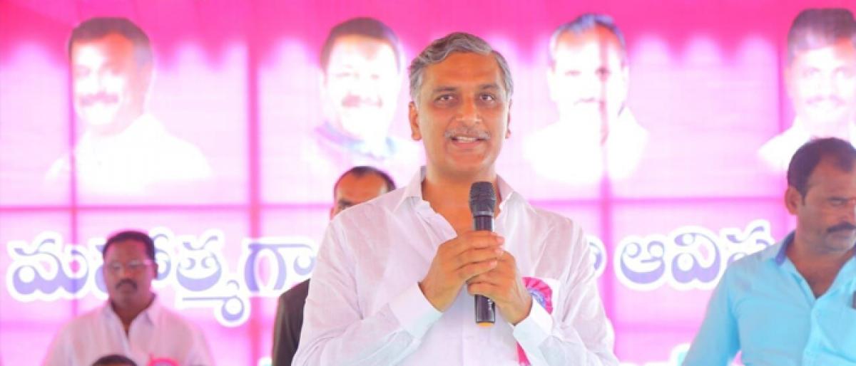 Harish Rao unveils statue of Mahatma Gandhi in Siddipet