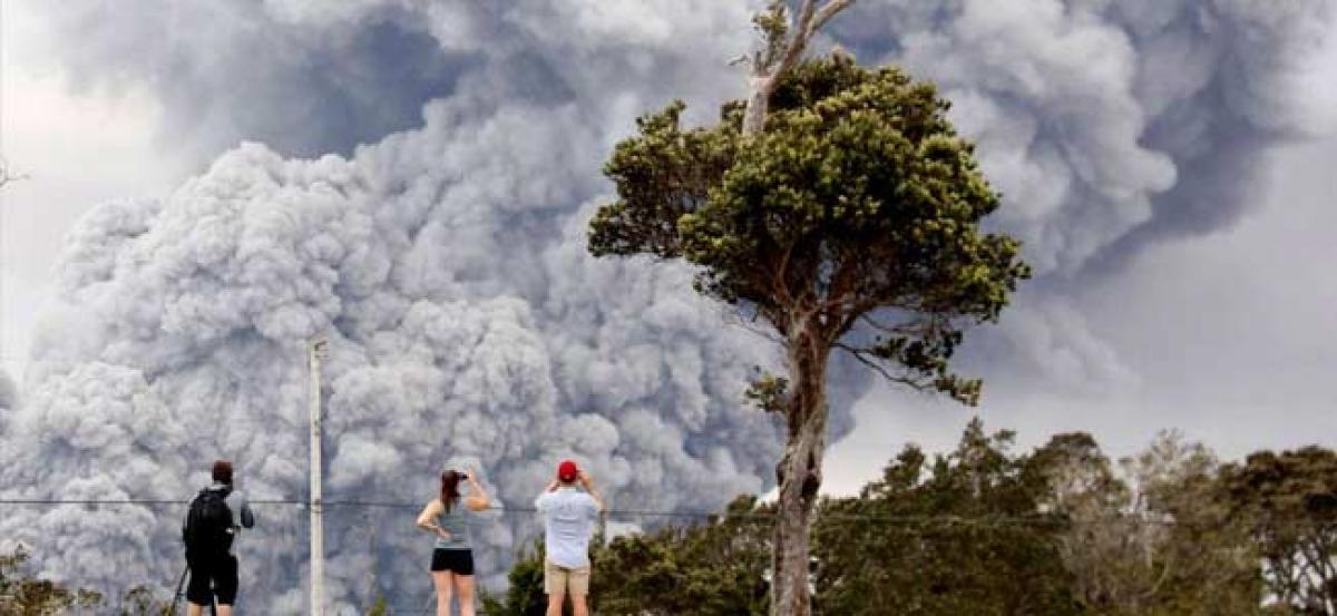 Hawaii volcano spews 6 mile-high plume of ash, could blow again