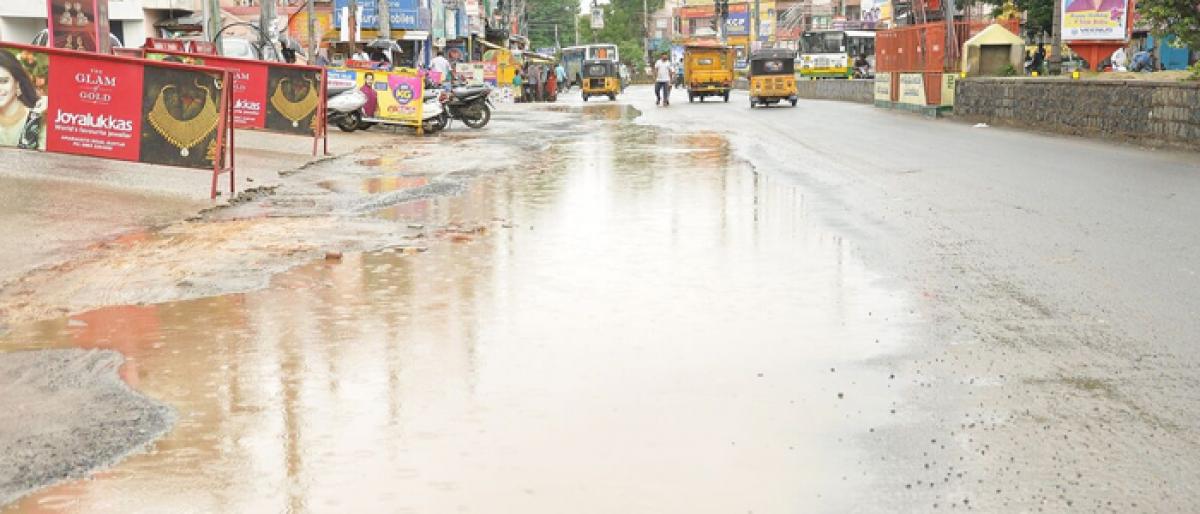 Low-lying areas water logged due to rains in Gunntur
