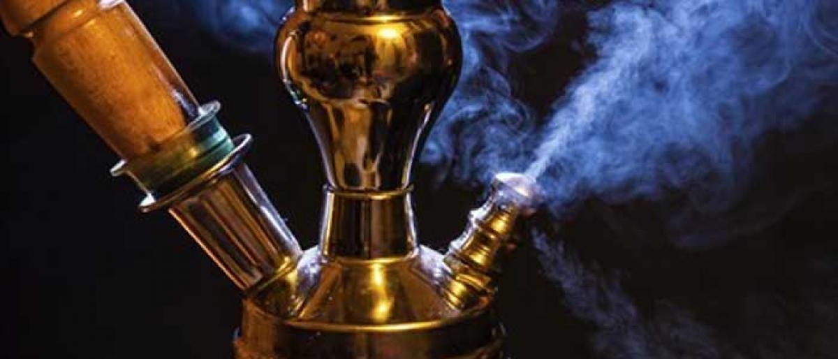 Hookah bar raided, 10 youngsters nabbed