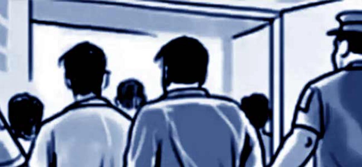 3 held for defrauding people in Hyderabad