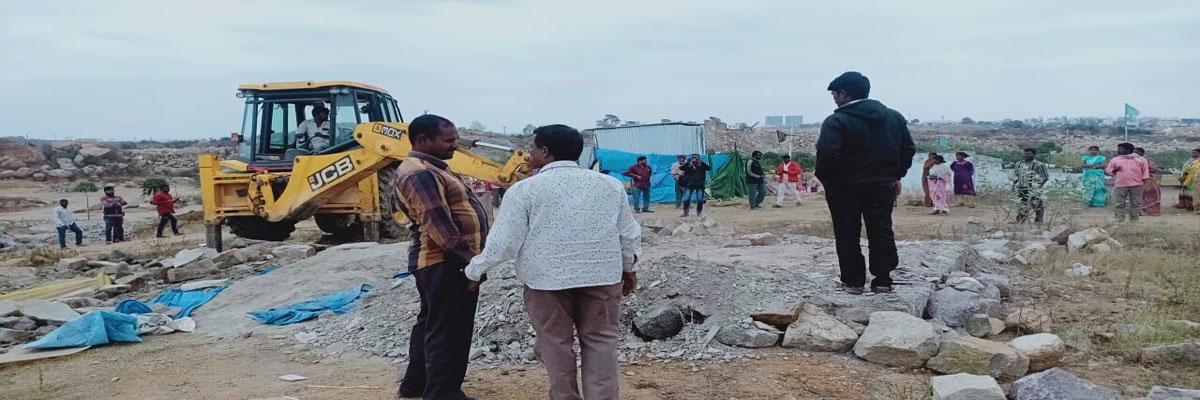 Illegal dwellers oppose demolition drive