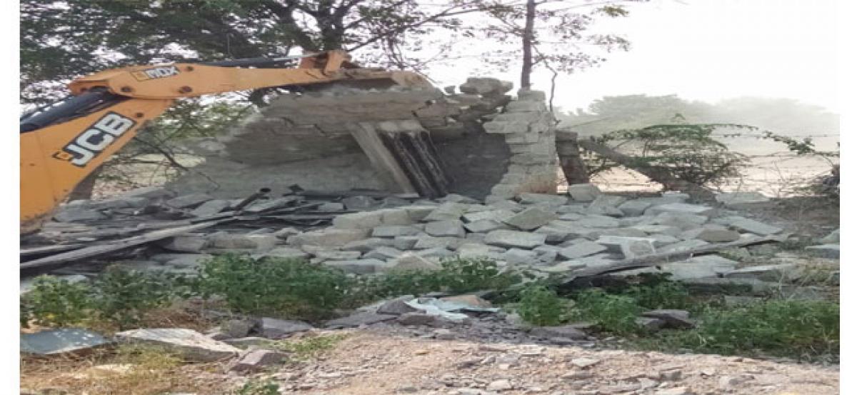 Illegal structures razed by officials