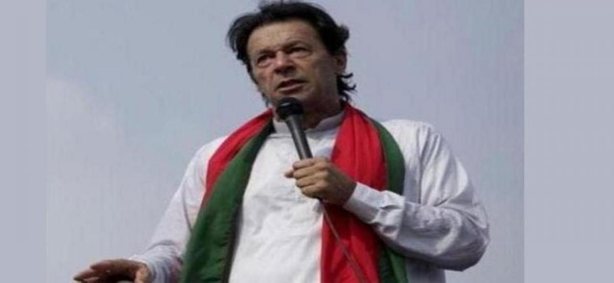 Shoe hurled at PTI chief Imran Khan