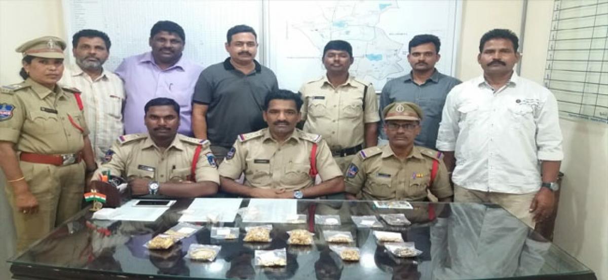 Jewellery shop robbery case: Patancheru police recover booty of 1 Kg gold, silver