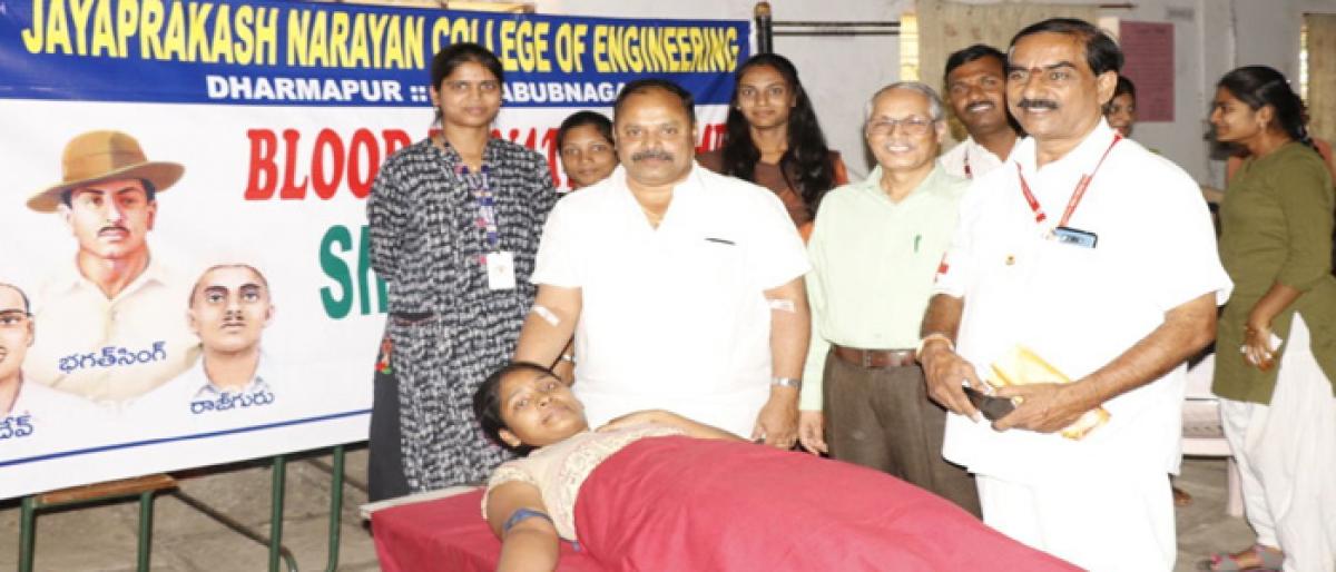 JPNCE students donate blood in Mahbubnagar