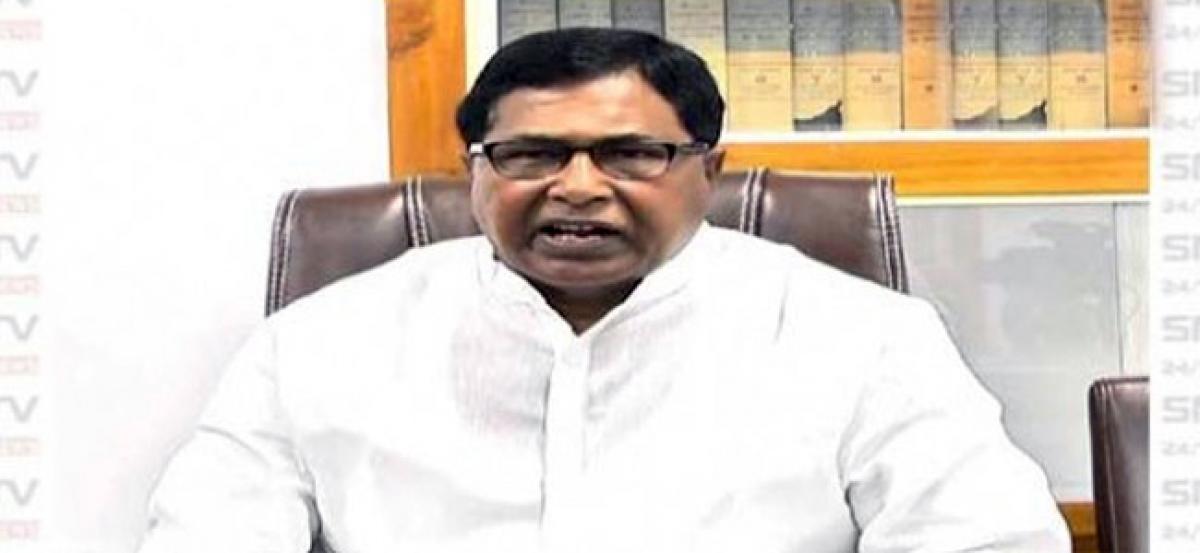 Jana Reddy condemns attack on Congress workers